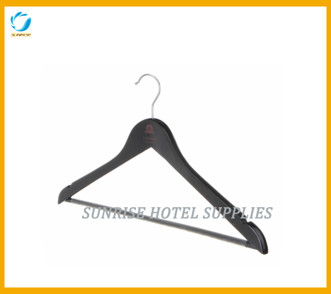 /proimages/2f0j00AdeTClWnSYqk/high-quality-wooden-clothing-hanger-with-customized-logo.jpg