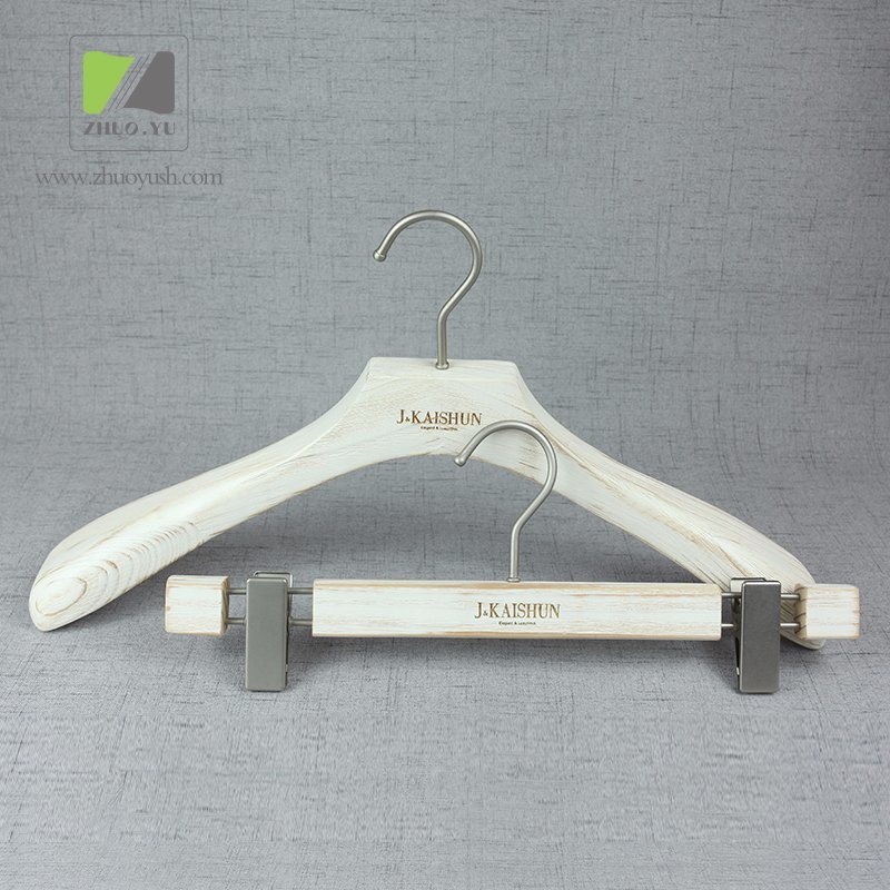 /proimages/2f0j00IavRNoOsCEbD/custom-boutique-pine-wooden-hanger-casual-garment-hanger.jpg