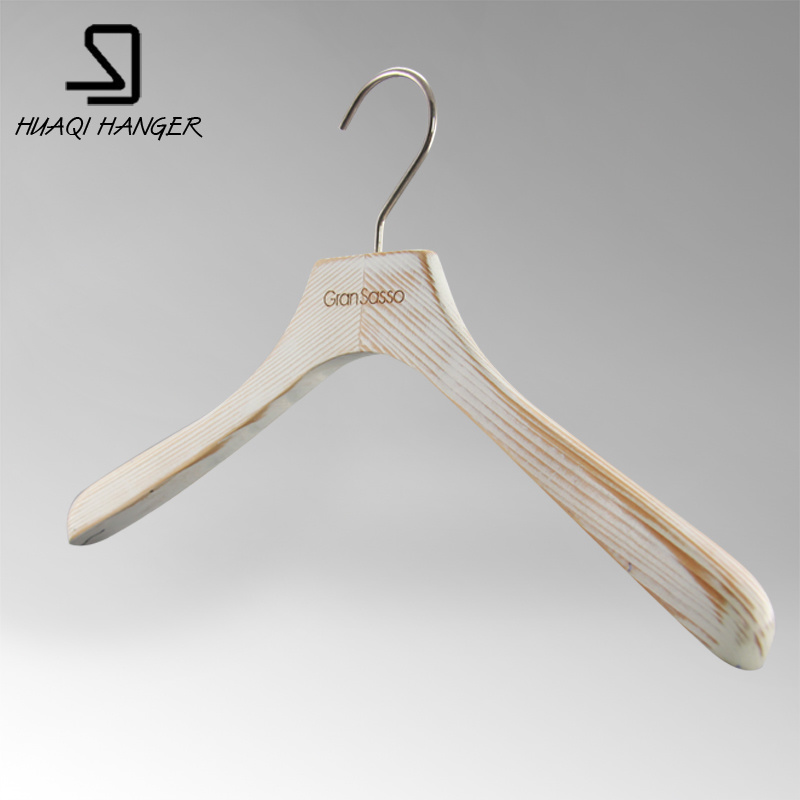 /proimages/2f0j00NKtQFsGZyybS/luxury-high-end-antique-color-white-pine-wood-female-woman-wooden-hanger.jpg