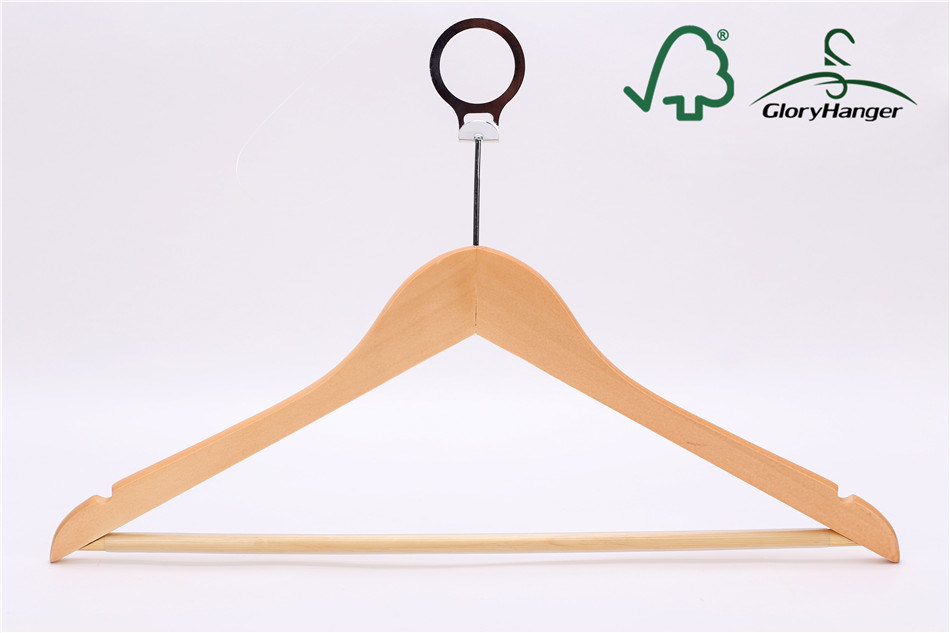/proimages/2f0j00OFMEcvkIkubZ/hotel-high-quality-wooden-hanger-with-anti-theft-rings-glwh032-.jpg
