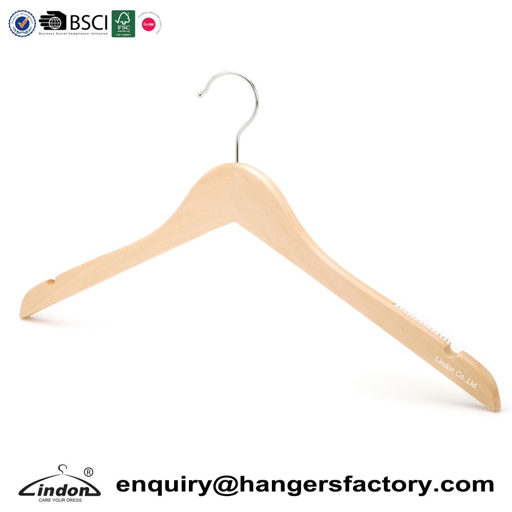 /proimages/2f0j00OQUGoqtbaJcY/anti-slip-strip-shoulder-crafted-men's-wood-t-shirt-hanger.jpg