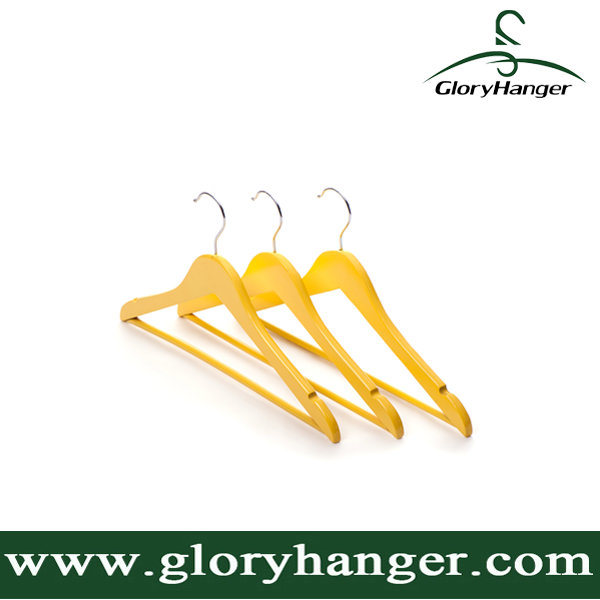 /proimages/2f0j00QnuEBWdSSAoj/yellow-lacquer-wooden-hanger-with-matel-hook.jpg