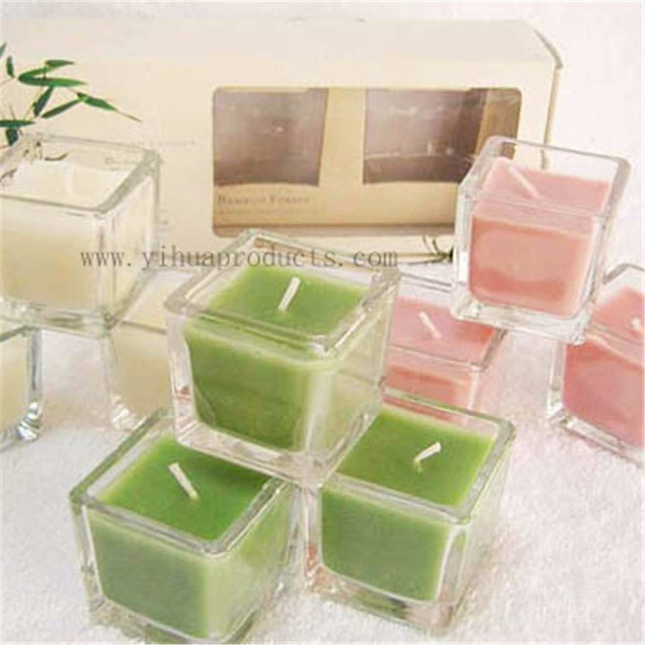/proimages/2f0j00iahYuNMBHvkG/square-glass-jar-candle-in-crystal-jar.jpg