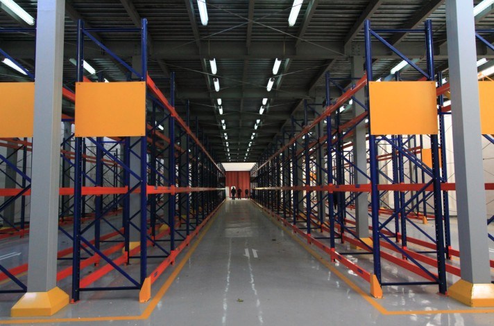 /proimages/2f0j00vejEGMhBAAur/heavy-duty-type-rack-warehouse-racking-storage-pallet-rack.jpg