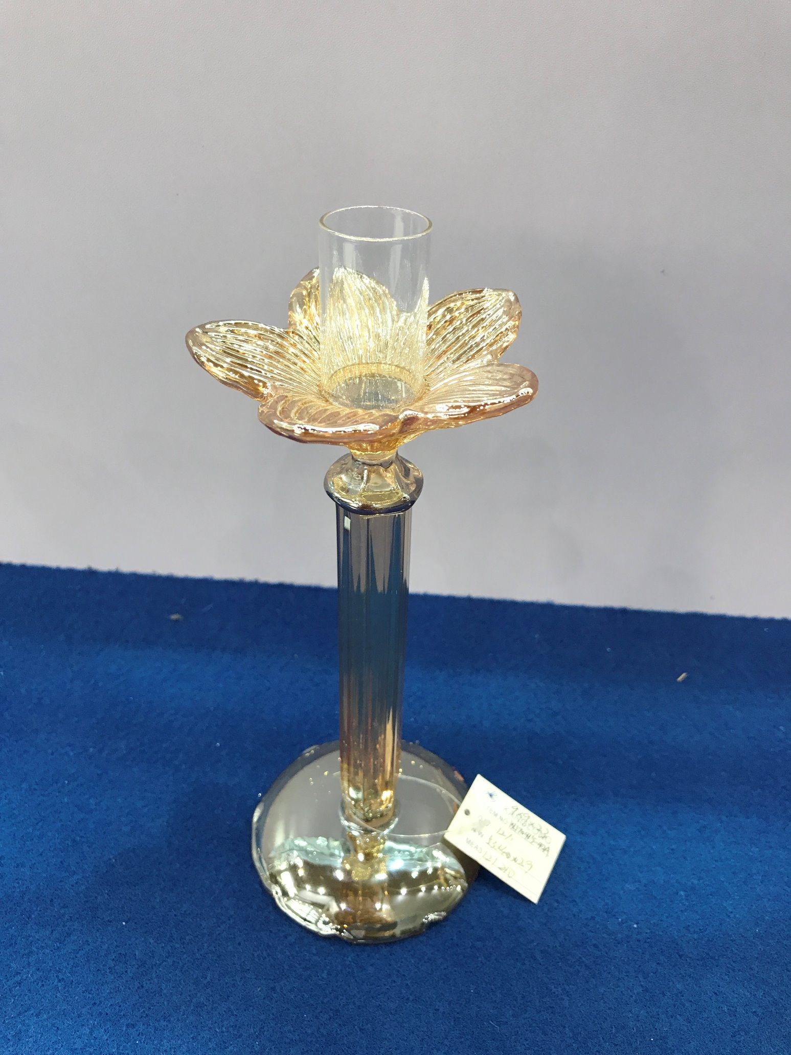 /proimages/2f0j00wAfEeONnUFkJ/metallic-gold-color-glass-candle-holder-with-single-poster.jpg