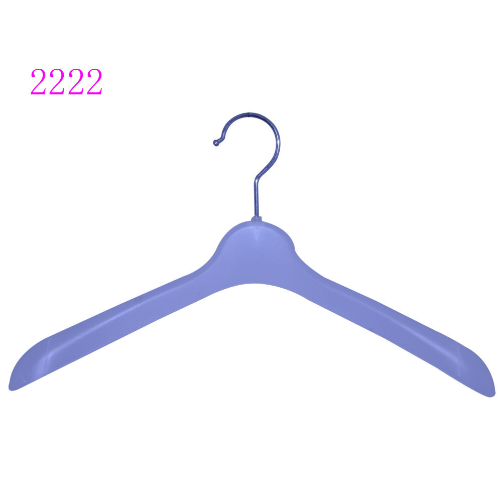 /proimages/2f0j00zdGaOfWrHVcs/white-cheap-plastic-custom-logo-jersey-hangers-for-boutique.jpg
