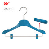 Made in China Velvet Plastic Baby Clothes Hanger with Clips