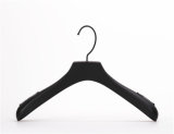 Black Rubber Coated Wooden Clothes Hanger for Coat with Anti Slip