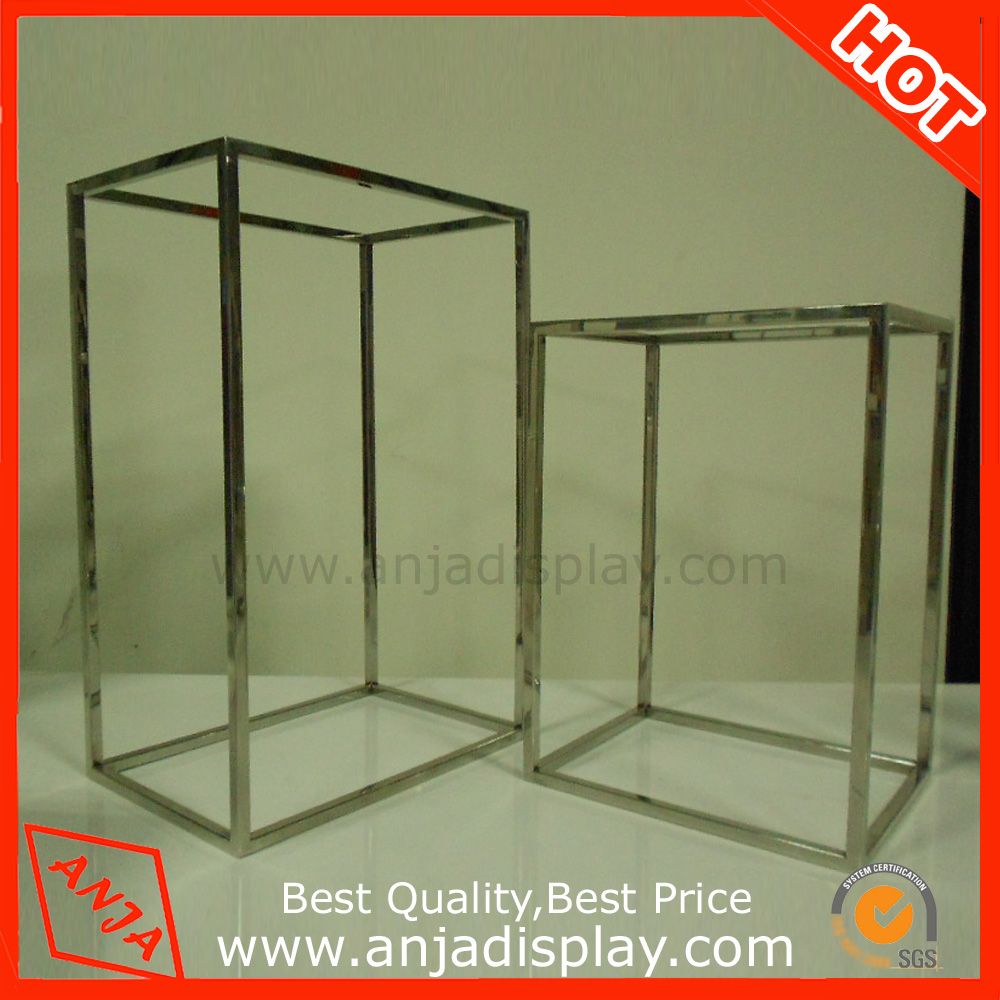 /proimages/2f0j00BnHtqjfhgToP/metal-display-rack-window-display-props.jpg