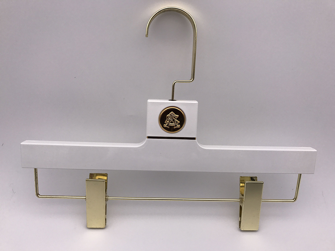 Special Surface Fancy Plastic Clothes Hanger for Men's Garment Brand