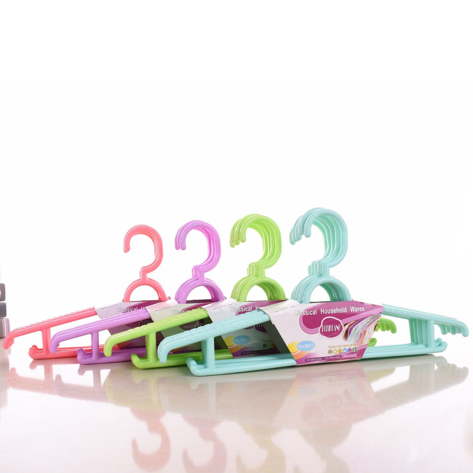 Non Slip Plastic Clothes Hanger for Wholesale