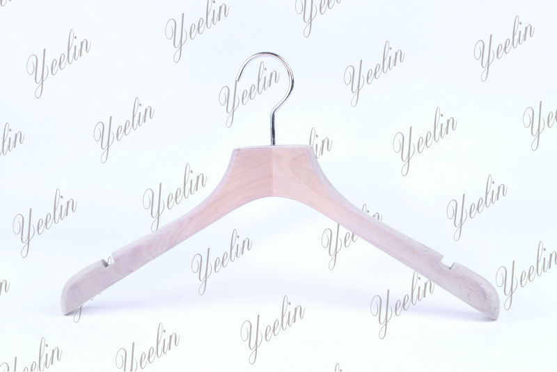 /proimages/2f0j00HNfaczBYOGqM/anti-corruption-hanger-notched-wooden-hanger-deluxe-wooden-hangers.jpg