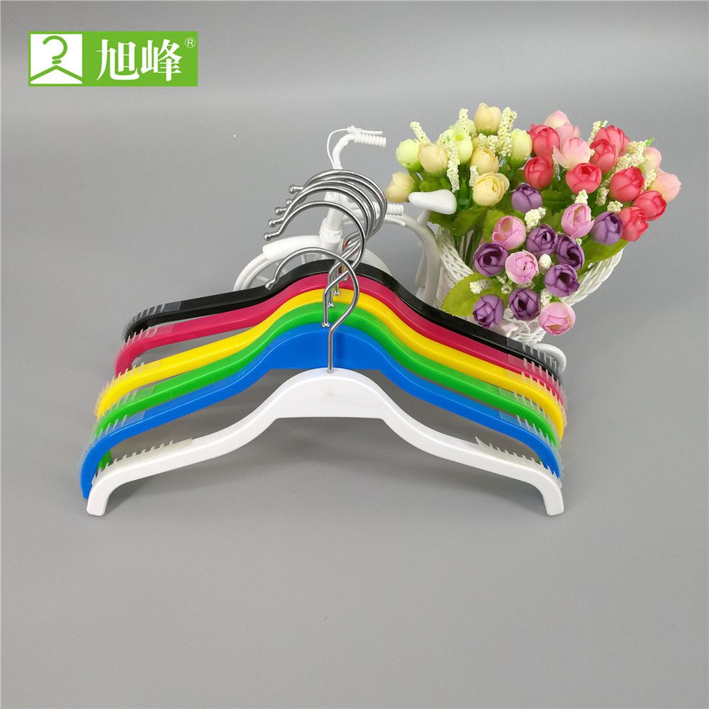 1042b Plastic Baby Hanger