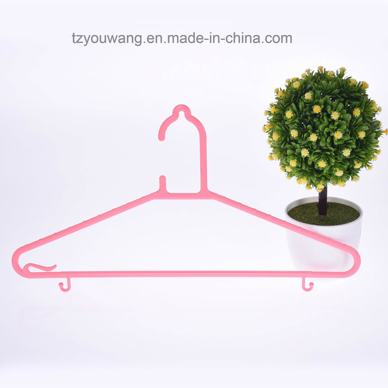 2018new Product Light Weight Plastic Hanger with Hooks