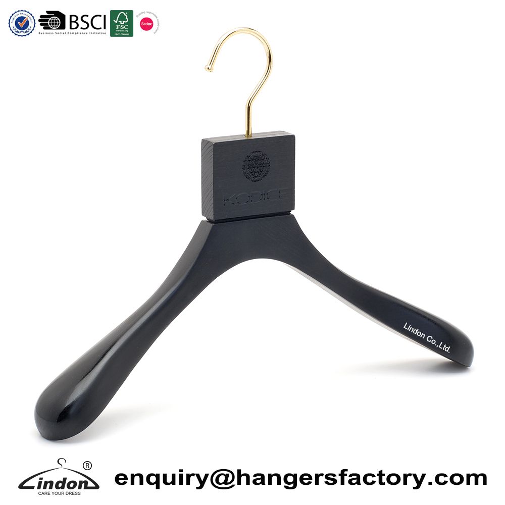 Design Black Wooden Custom Logo Garment Coat Hanger