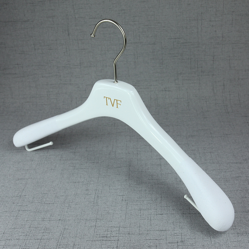 Boutique Garment Brand Wooden Hanger with Bottom Metal Hook