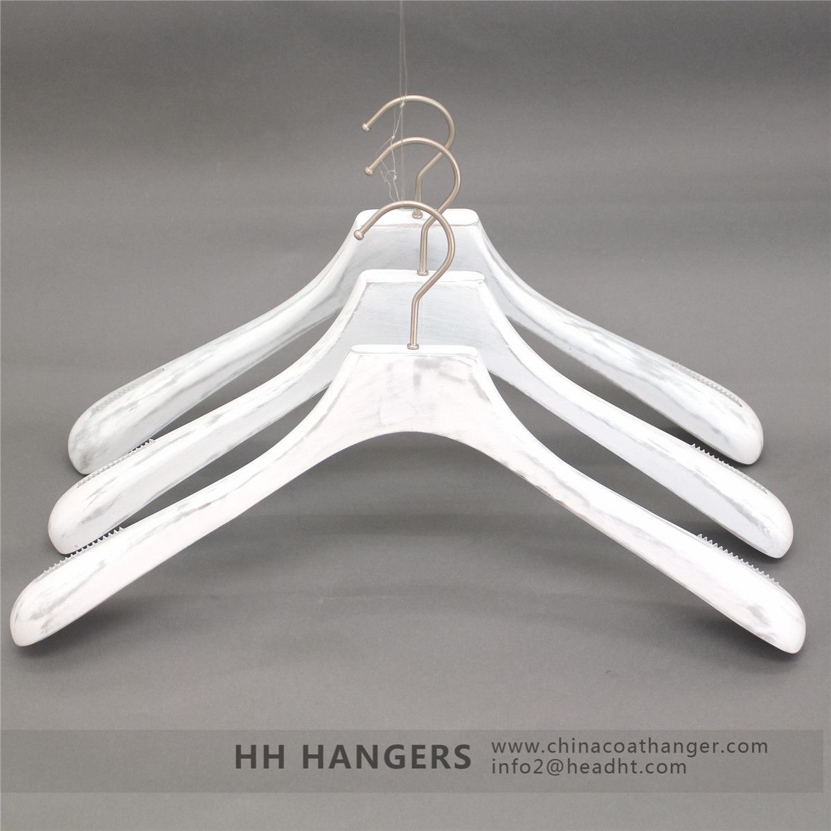 /proimages/2f0j00RtVGcpJYVCoQ/fashion-antique-clothes-wooden-suit-hanger-wood-hanger-for-clothes.jpg