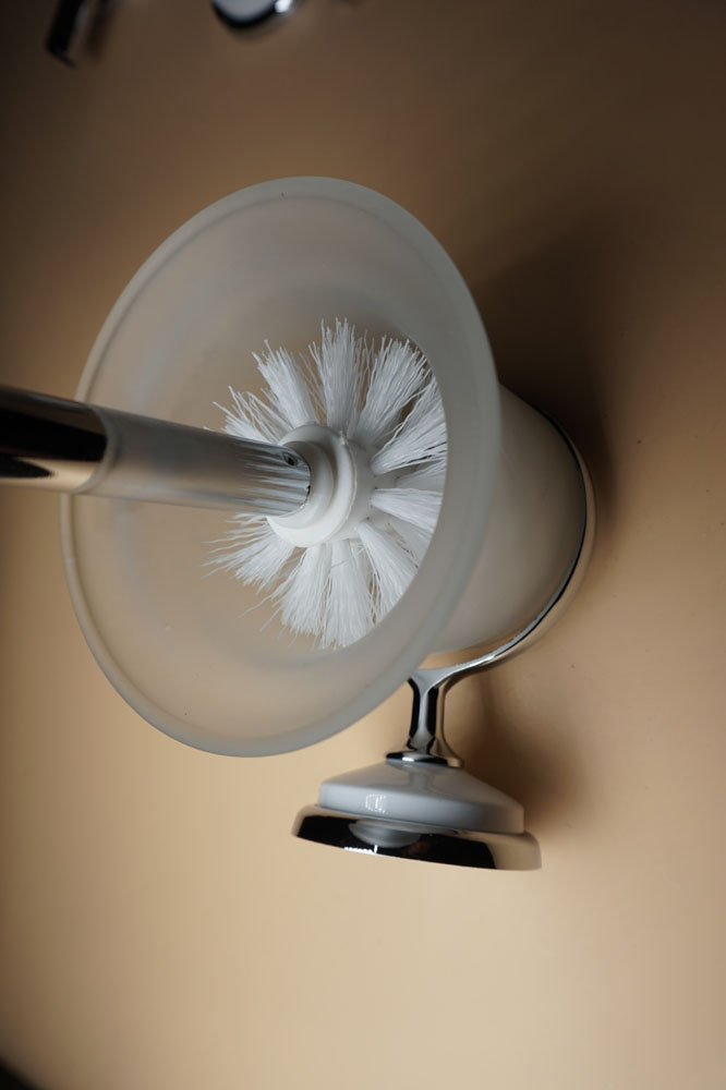 Wall Mounted Zinc Alloy Toilet Brush Holder