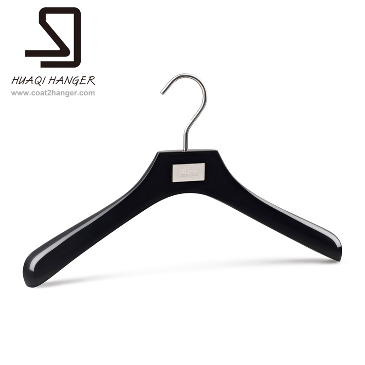 /proimages/2f0j00bnDakWgFYfqE/branded-man-suit-wooden-hangers.jpg