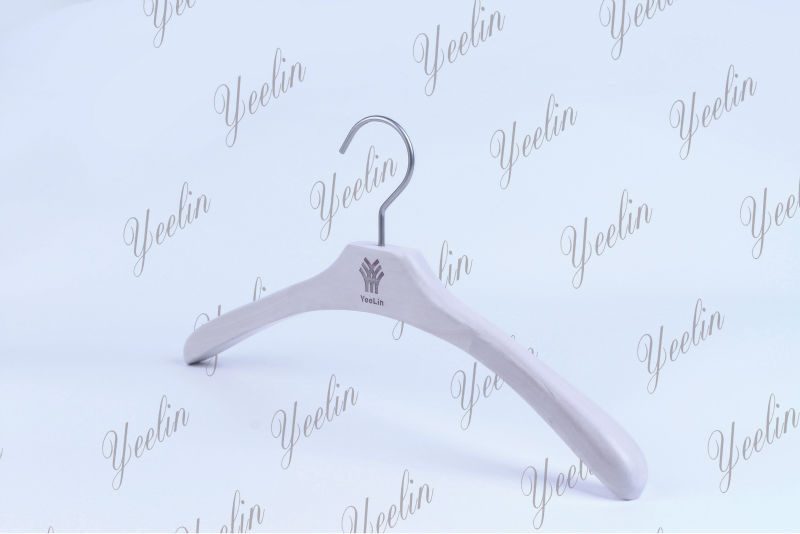 2015 Guangxi Yeelin Supper Market Hot Selling Custom Wood Hanger (YLWD84025W-NTL4)
