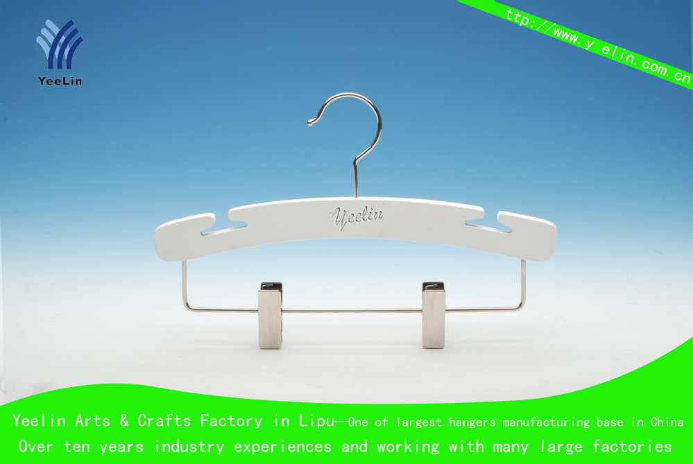Wood Children Hanger with Shiny Chrome Clips (YLWDK3011-TNS1)