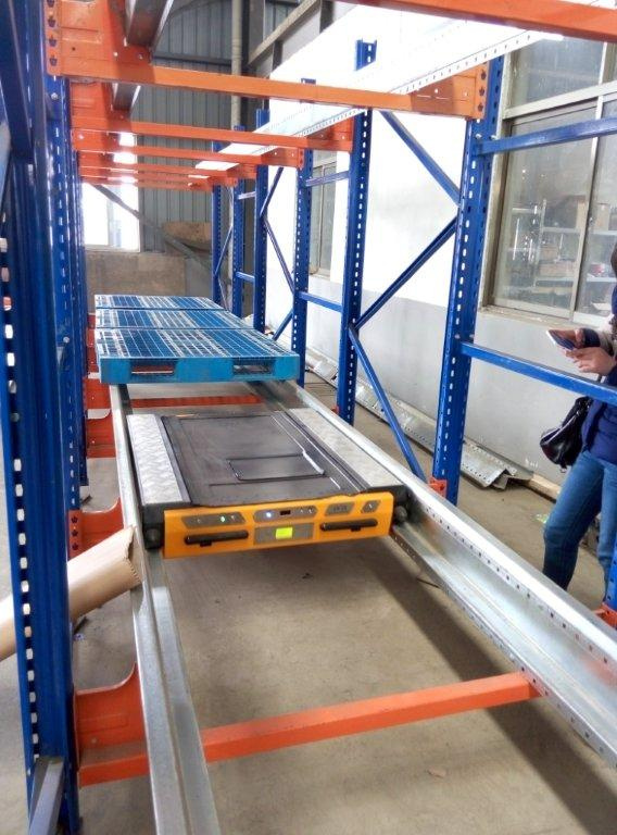 Storage Radio Shuttle Pallet Rack in Warehouse