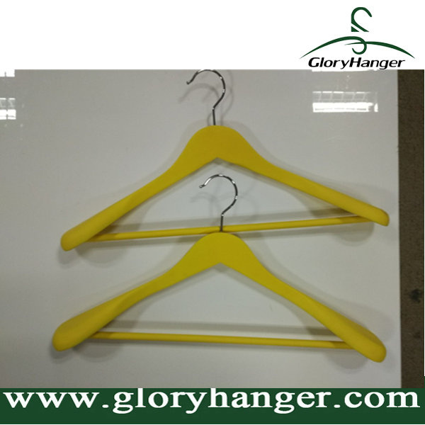 DIP Rubber Paint Wooden Clothes Hanger with Pant Bar/Matel Hook