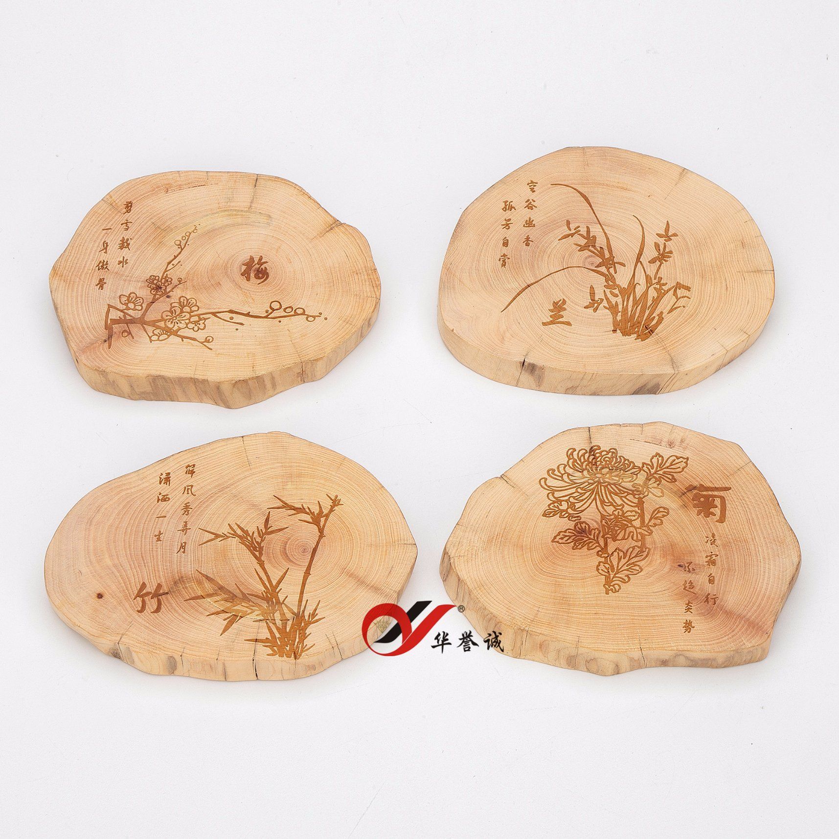 4 PCS/ Set Camphor Wood Jewelry Display with Customized Followers