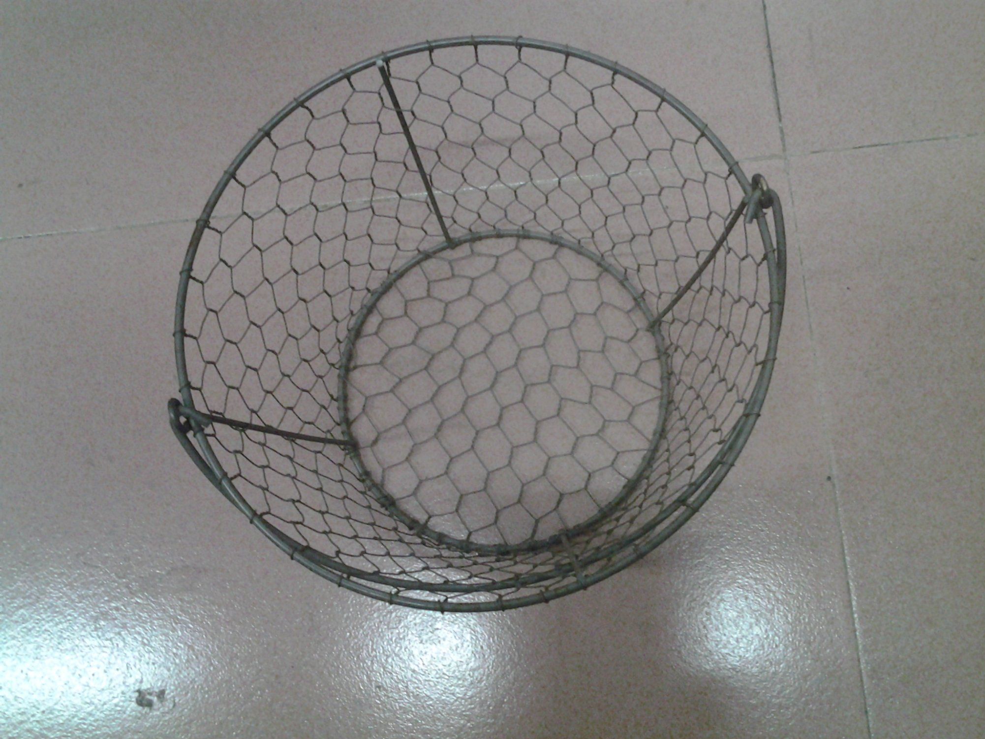 Single Handle Metal Basket-Weave Holder