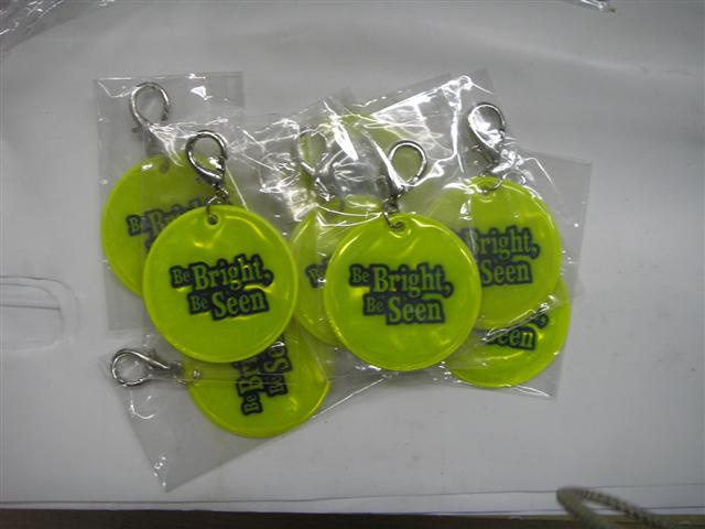 Reflex Hanger with Metal Key Chains for Safety Promotion