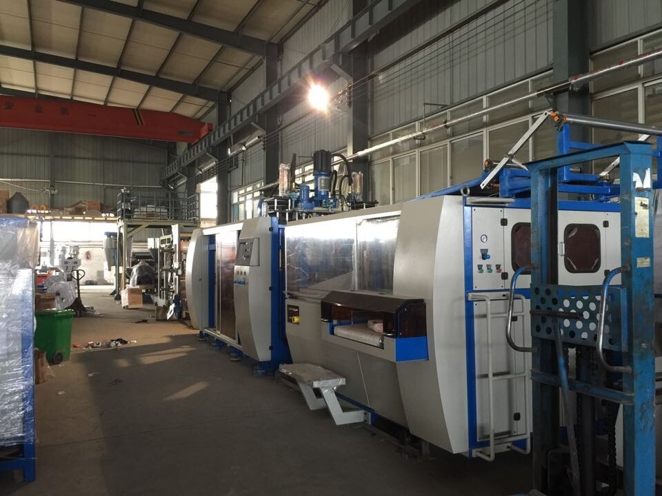 Plastic Cup Making Machine with Three-Row Mould (PP-700)
