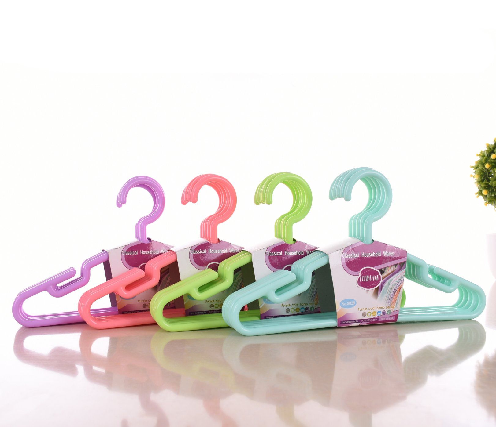 /proimages/2f0j00yQuUKVYkZScZ/303cm-timeless-style-plastic-hanger-for-children-kids.jpg