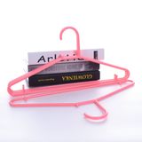 New Sample Non Slip Practical PP Material Garment Plastic Hanger for Wholesale