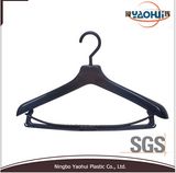 Man's Suit Hanger with Metal Hook and Bar (6606H 40cm)
