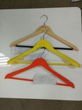 Suitable Coat Wooden Hanger with Round Bar