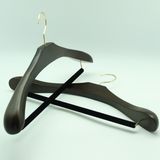 Yeelin Luxury Hotel Wooden Coat / Suits Hanger with Flocking Pant Bar