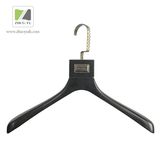 Zhuoyu Custom High-End Plastic Coat / Cloth Hanger with Metal Logo