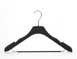 Popular Sale Black Plastic Hanger with Bar for Suit, Clothes, Pants
