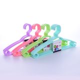 High-Quanlity Plastic Hanger with Wholesale Prices