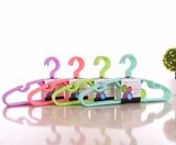 New PP Material and Tops Clothing Type Plastic Hanger