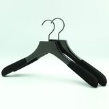 Pure Black Velvet Coated Wooden Coat Hanger with Square Head (YLWD84040-BLKR4)